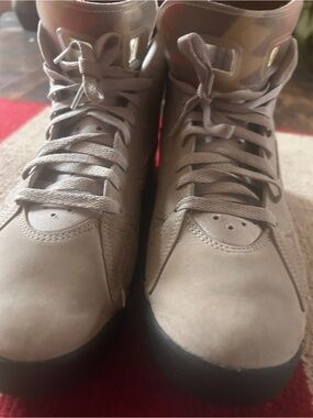 Jordan Men's Sneakers Taupe/Black